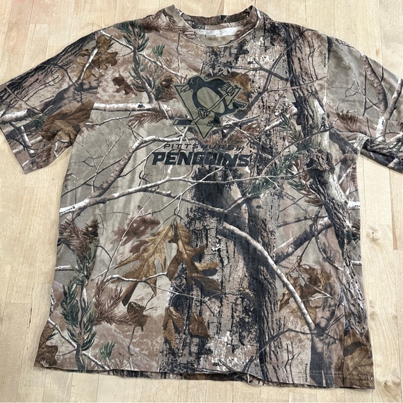 Realtree Pittsburgh Penguins Camouflage Men's Short Sleeve Tee - Picture 1 of 4
